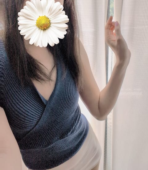 こんばんは〜月森です😊
次回は17(水)16時〜22時出勤します🌃
平日の出勤は久しぶりになりますので
お時間ありました