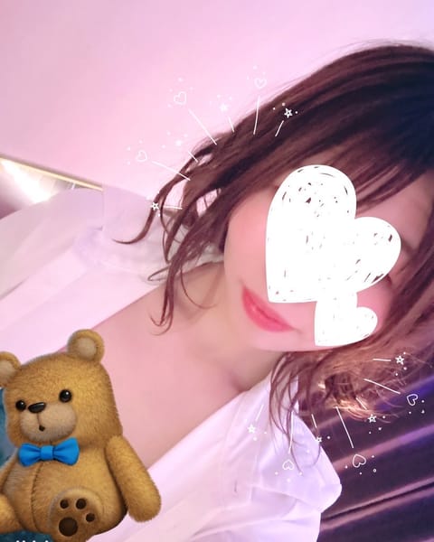 本日出勤します！
10:00〜16:00 安城ルームです♡
ご予約おまちしております(*´ ˘ `*)