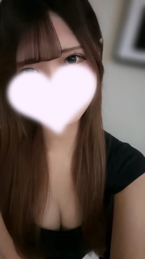 こんにちは❕🖐🏻
今日は15:00〜21:00までお部屋にいます🏠🎀
寒いので暖かい格好してくださいねᴗ   ᴗ💭