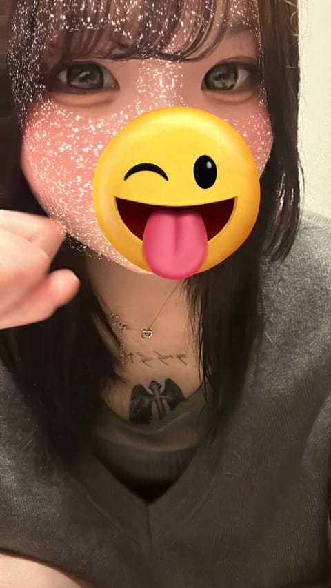 みなさんこんにちは！
本日も24時から出勤します♪

前回は復帰して一発目から本指名のお兄様が会いにきてくれてとっても嬉