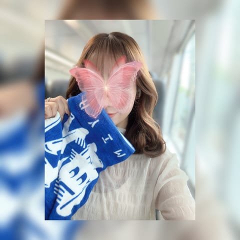 こんにちは🤍
本当暑い暑い💦
でも夜はまだ肌寒いですよねー🫠

本当レアポケモン並みですが
明日　5/14   18時〜