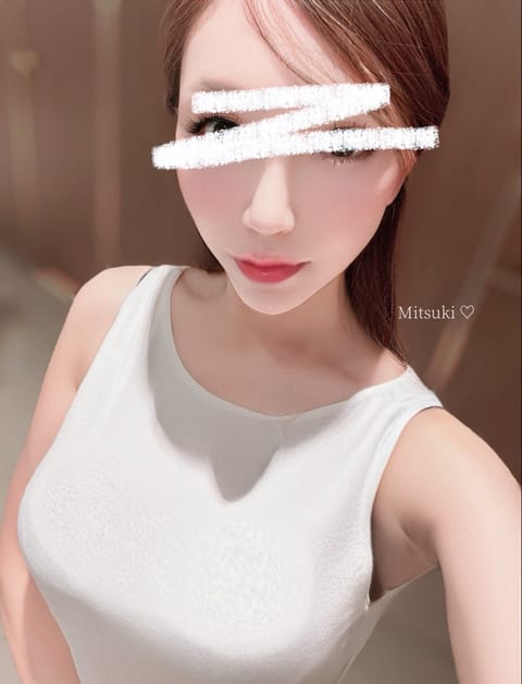 お盆期間は
いかがお過ごしですか？👒

追加いたしました୨୧

明日13日㈭
11:00～  出勤いたします 🍦💕

ご