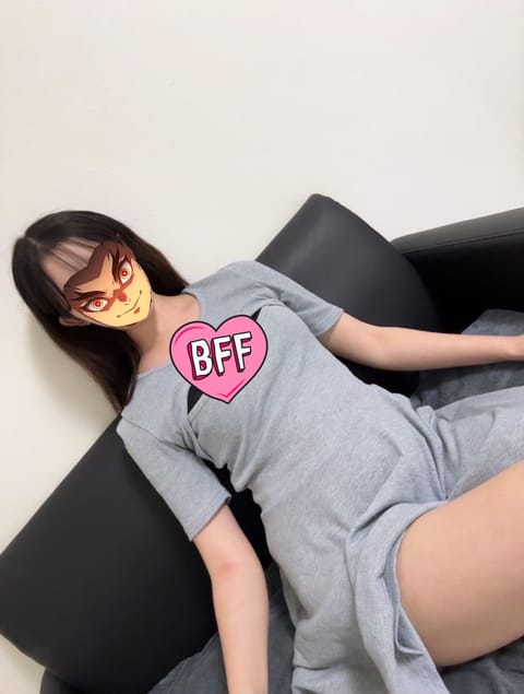 きょうお兄さんたち会いに来てくれたから
初日たのしかったーー👶🏻💖💢

会いに来てくれたお兄さん曰く‼️
『綺麗』『スタ