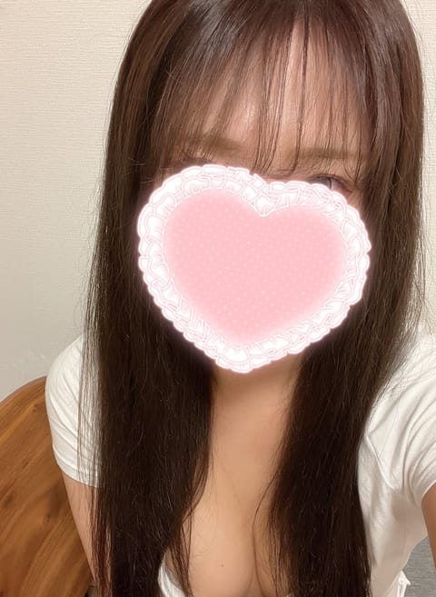 こんにちは、れいなです🪽

本日26時までいますので、会いに来てくれたら嬉しいです♡♡
お部屋あったかくしてお待ちしてい