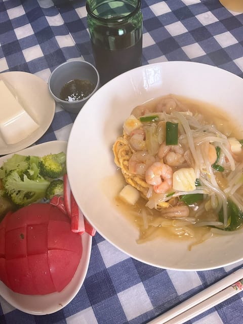 今日も真夏日だけど、風が強いね😆お昼は、かた焼き✨
地域によっては、皿うどんとか、あんかけ焼きそばって言うみたい。トマト