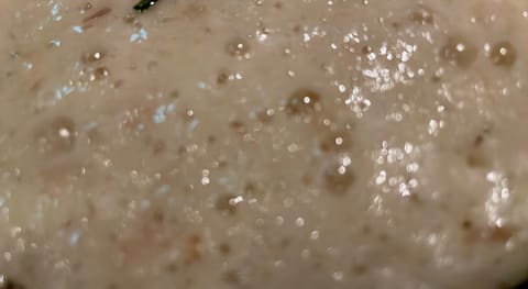 【さて、問題です❤️️】

これはなんでしょう？

①とろろうどん
②とろろそば
③鉄板焼き
④もんじゃ焼き

#食べ物