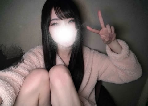 髪の毛ノーセットパジャマ姿😪
一緒におやすみ〜しちゃう？？♡