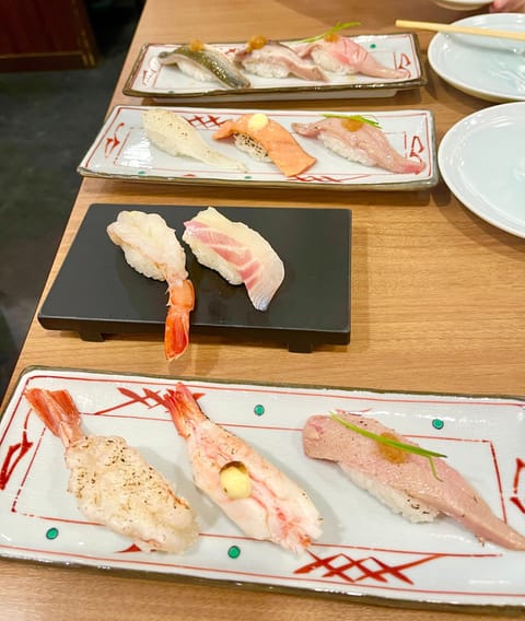 こんばんは
こちら年内最後、残りの出勤予定です。

🍣🍣🍣🍣🍣🍣
27日　21時〜5時←本日
28日　21時〜5時
29