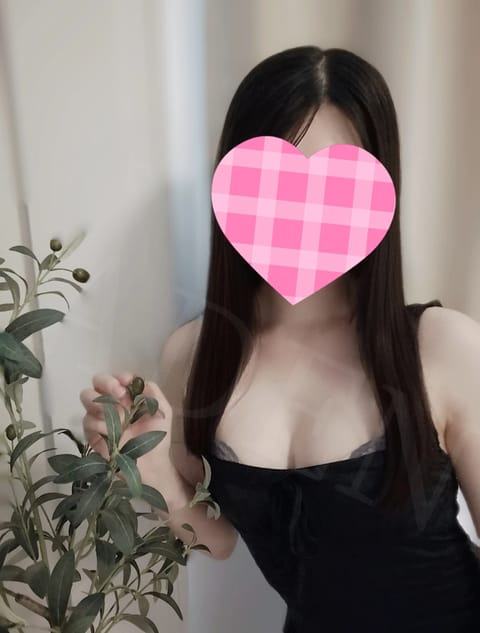 本日は21時まで出勤です💪
夜からお天気大荒れみたいで少しビビってますワタクシ…
ビニール傘くん頼んだよ🥲笑

そんな中