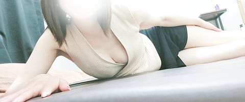 今日もたくさんのお問い合わせ、ありがとうございました☺

次回の出勤
3月21日(金)～予定しています✨

出勤表をみと