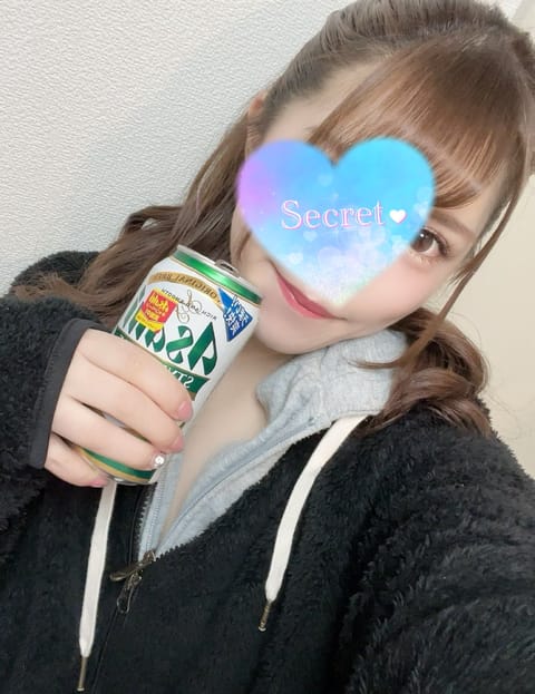 華金だあ〜💫🍻
帰り道が賑わってて誘惑に負けちゃいそうだけど
まひろさんは今夜はおうちで自粛です、、🫠

ビールは缶で飲