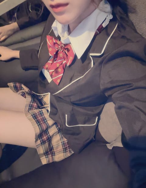 10月はコスプレ月間です🎃
今日は制服にしてみました🐹

みにきてくれると嬉しいです🤭💕

🔗 headspa-toky