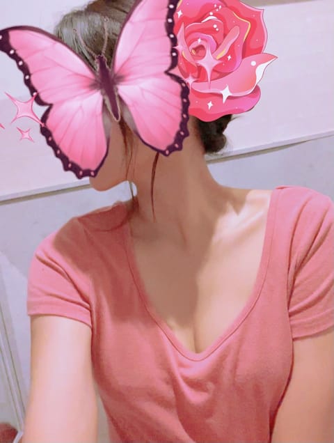 岸本🦋出勤しました🦋

💛今日は23時まで居ます💛

難しい物事があり苦しく感じても
苦しさにフォーカスし過ぎず

楽し