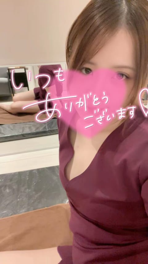こんばんわ！
今日も元気に出勤してます！！

最近どんどん暑くなってきましたね〜

寝てる時暑さで起きちゃいます💦

施