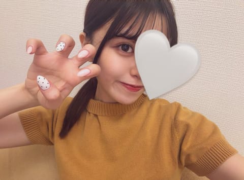 おはよー🥱☀️
ネイル変えたので見に来てほしい！
もう春っぽい気温でウキウキです🌸🎶

待ってるね💕︎