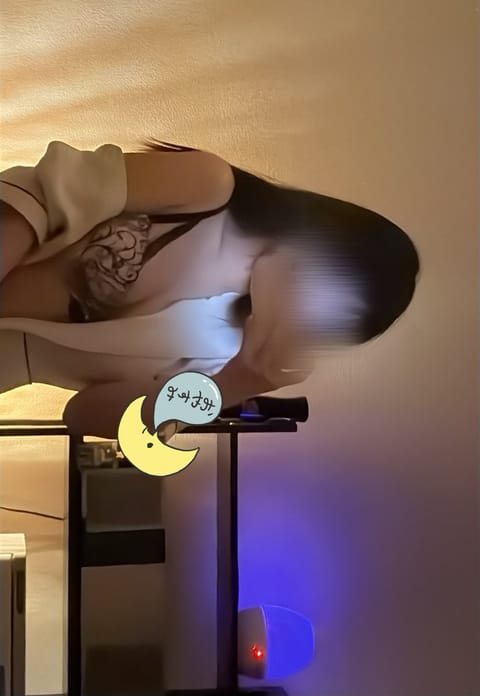 こんばんは🌛
インフル明けの久しぶりの出勤です😖😖
元気いっぱいです🥰

外は寒いのでお部屋で温まりながらお話しましょう