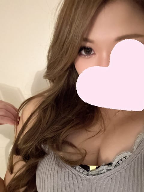 おはようございます♡♡
 本日19:00~居ます😘
まだ空いてます🤍