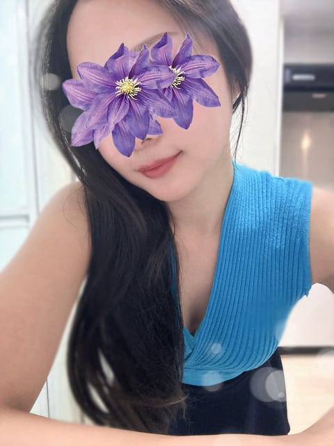 こんばんは〜🌸
明日から11月🍂
　
食欲の秋すぎて食べたいものは
すぐ食べてしまう🍜🍛🌮🍝

最近はメキシカン料理にハ