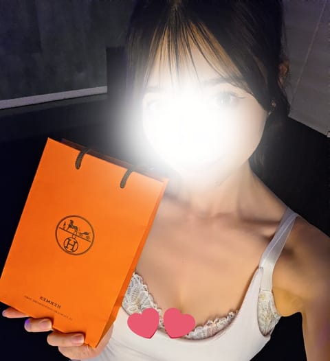 遅くなっちゃったけど、この前は本指様から素敵なプレゼントいただきました😍🎁
ゆりが普段どーゆうの使いそうかとかいろいろ考