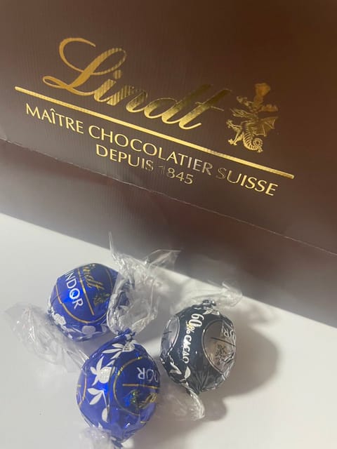 昨日はじめてのお客さまからもらった差し入れが1番好きなチョコでテンション上がりました🍫しかも1番好きな味🍬💙ありがとうご