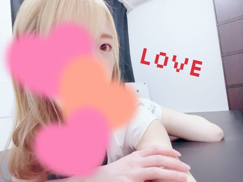 今日で4月もおわりですね🥹🌸、
今月もたくさん会いに来てくれて
ありがとうございました😭🫶🏻
5月もよろしくお願いします