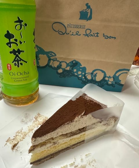 ✨本指名Y様✨
.
入店してからの短期間で、
2回もお会いできるなんて幸せです🍀
ケーキの差し入れいただきました🍰💖
あ