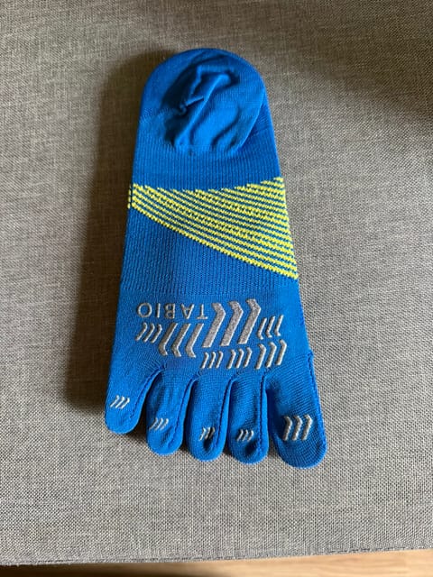 新しく買った靴下。
昨日めちゃくちゃ歩きましたが足楽ですね🦶
めちゃ歩くと土踏まず痛くなるんですが今日は大丈夫日
土踏ま
