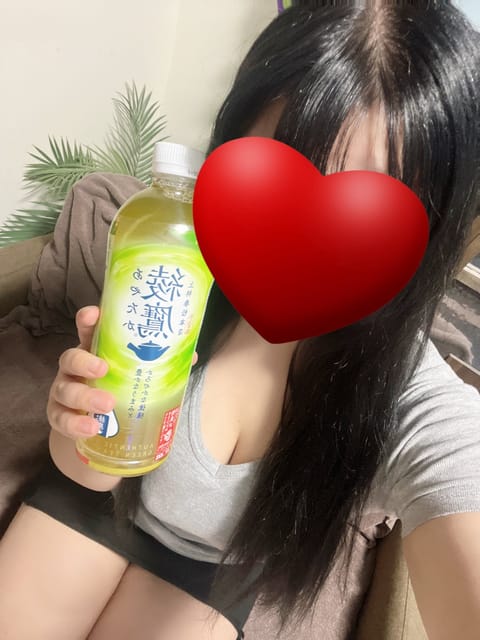先程はありがとうございました🌟
それから差し入れも！🥤
水分たくさん取る派だから嬉しい😭💓
また会いましょう〜😘

それ