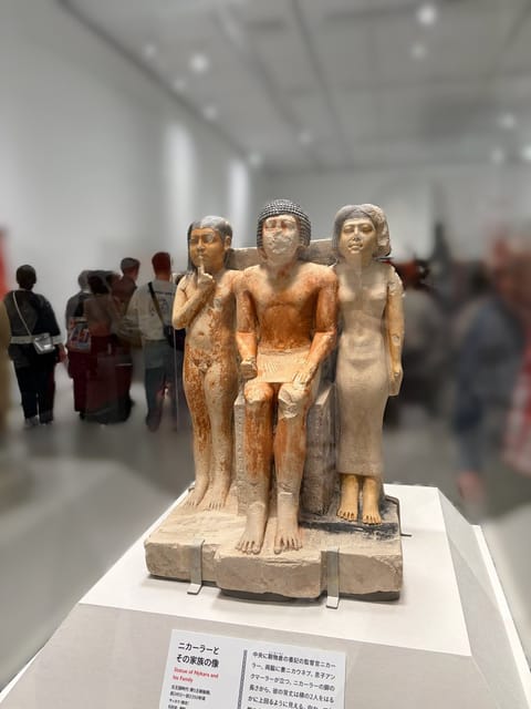 これは真ん中がお父さん、右がお母さん、左が息子なんだって

息子のポーズかわゆい🤍
