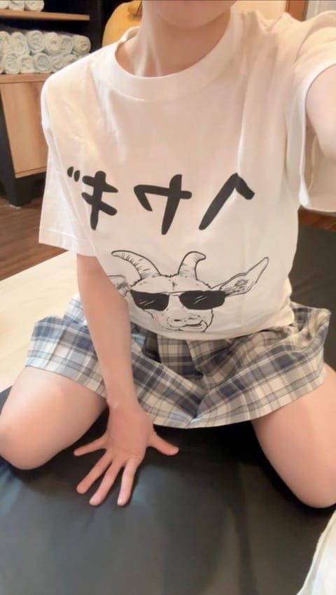 こんばんは！大須いますー！
21:00〜翌2:00出勤です✨️
そういえば毎月1日って丸亀製麺釜揚げうどん半額の日だ😳
