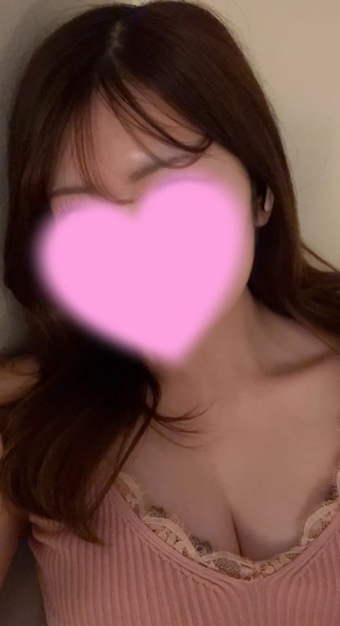 こんばんは🌙
楓恋です

明日は16:00〜21:30まで出勤🧸
まだ空きあるのでお仕事終わりに癒されに来てください♩