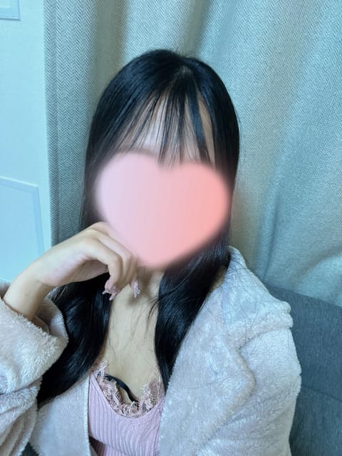 今日から02始めます、ひなです🤍
趣味はゲームとカラオケ🎤
あと甘いものだーいすき🫶

お話しするのも大好きだから会いに