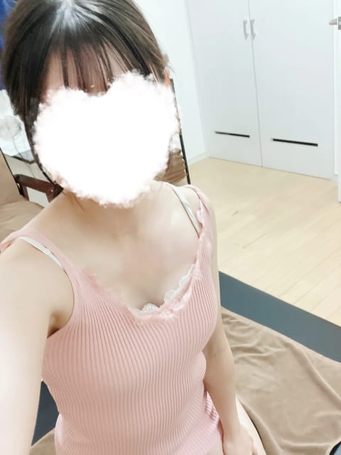 お久しぶりの投稿になってしまいました🥲
本日21:00-5:00
明日11:00-20:00
で出勤します！
ご予約お待