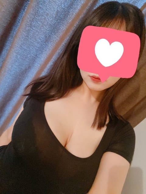 本日12時〜千歳烏山ルームにいます🫧
ぜひご予約お待ちしてます♡

#メンズエステ　#メンエス
#都内メンズエステ