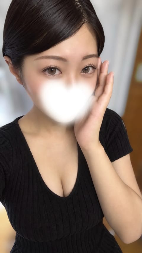 お久しぶりです、ゆらです😌🤍

久々の出勤です❣️

本日池袋18:00~LASTで出勤してます、
ちょっぴり緊張してる