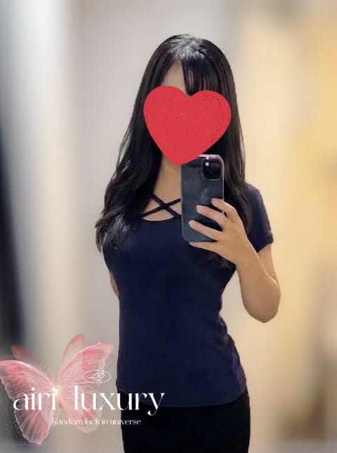 今日は金曜日ですね✨
1週間お疲れ様です🍒
今日は14時〜上野にいます( ^ω^ )
お時間合うお兄様、会いに来てくれた
