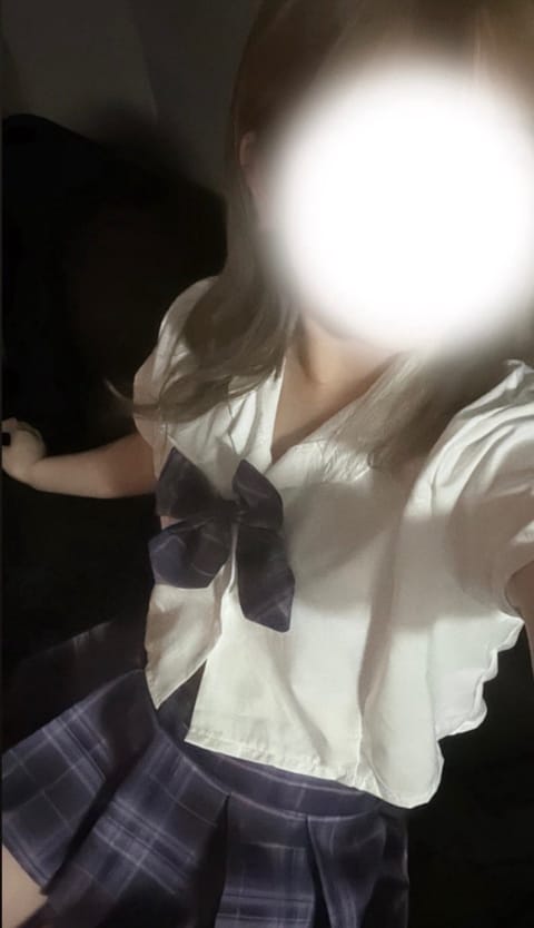 こんばんは🐈‍⬛

出勤してます✌🏻️´-

本日は22時までです❕

ご予約お待ちしております~💌

 #メンエス
 