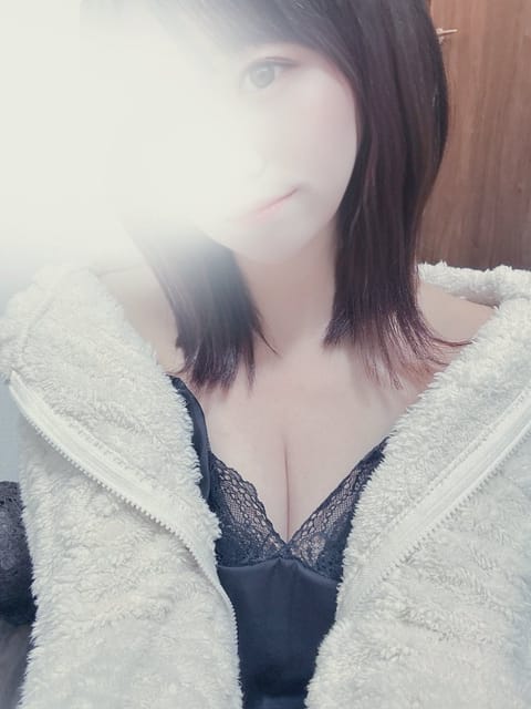 出勤中です❤️
金曜日の夜レア出勤な気がします🎀
この後キャンセルになったので
スムーズにご案内できます🫧ྀི