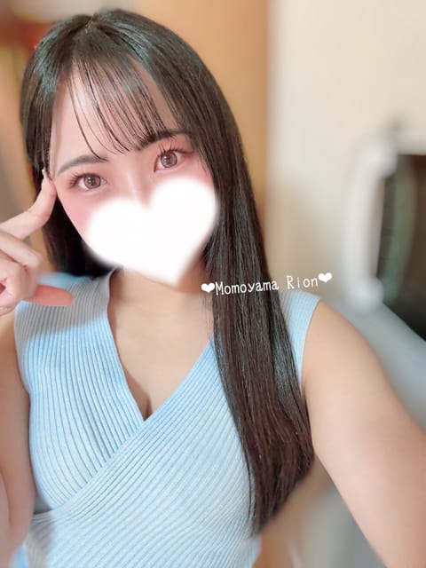 最近、女の子にも男性にも

「写真より実物の方が可愛い☺️」

って言っていただけることが増えて嬉しい♡

写真も頑張っ