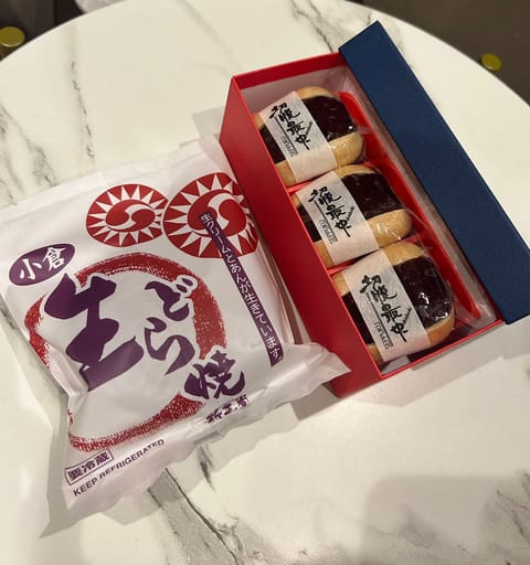 だぁ〜いすきな甘いもの🍵✨
差し入れ貰っちゃった♡

最近和菓子にハマってるから
嬉しいᐡ⸝⸝>   <⸝⸝