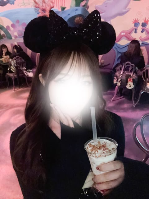 明日19時から池袋います🌙
明日の夜にはあめあがってるかな？☔️
華金だしたくさん会いたいです➰