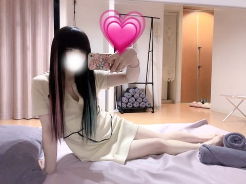 今日いまーす！
雨めちゃ降ってるぅ☔☔