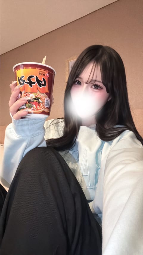 お久しぶりなのだー^_  _^
実は最近韓国に行ってたよ🇰🇷♡

4/1~3で京都行きます𛰙᭜𖫴𖫰𖫱𖫳𖫲𖫲𖫳𖫴𖫰𖫱꛰ ᭜