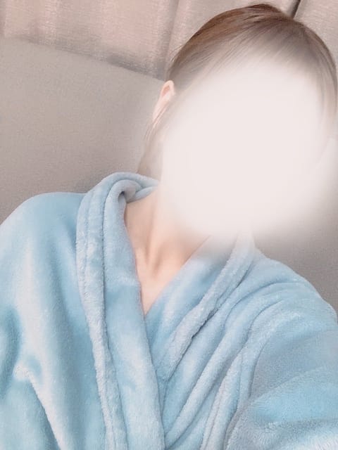 出勤してます💨

今週は今日だけ出勤です⭐️
ぜひ会いに来てほしいな〜🫣💗

スタートからの予約嬉しいです！
ありがとう