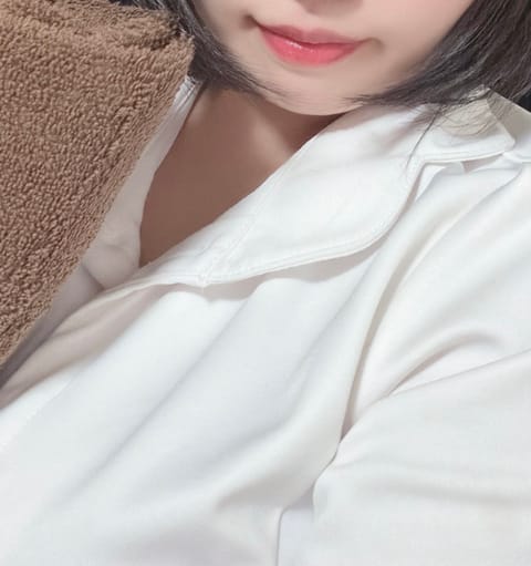 おっはモーニング☀️
今日は奇跡的に晴れてる…！✨️✨️

本日【11:00〜17:30】までいます。
お問い合わせお待