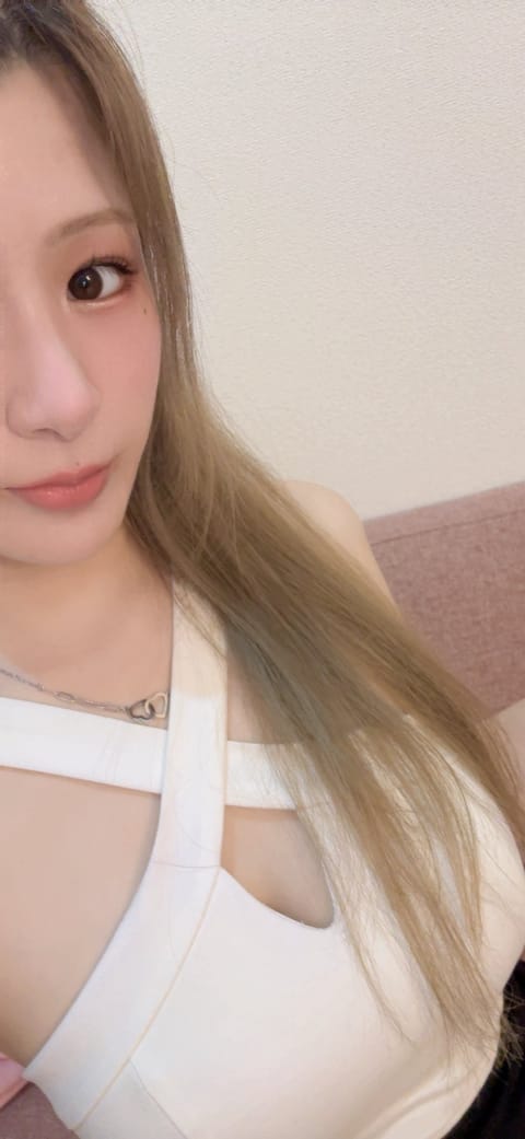 25日 28日 14時から20時まで🫧
また金髪したいなー💓
@syalulu_xyz