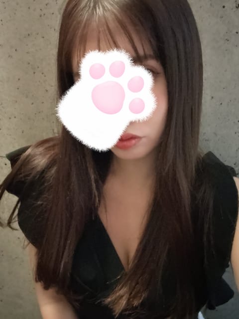 初めまして🐣✨
ヘッドスパトウキョウ上野御徒町の雅（みやび）です🐼🤍
一緒に癒しの時間を過ごしましょう🥺🍃
ご予約お問い