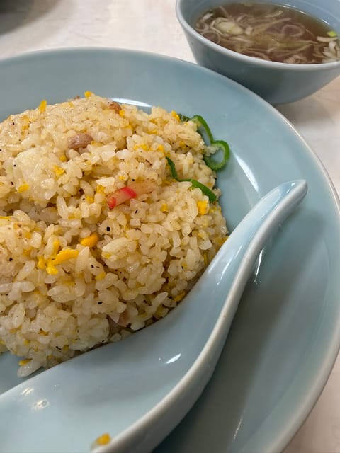 今日のお昼はとある町中華😆町中華は絶対チャーハン頼みます🫪かに玉も頼んだけどチャーハンだけでまさかのおなかいっぱい😱