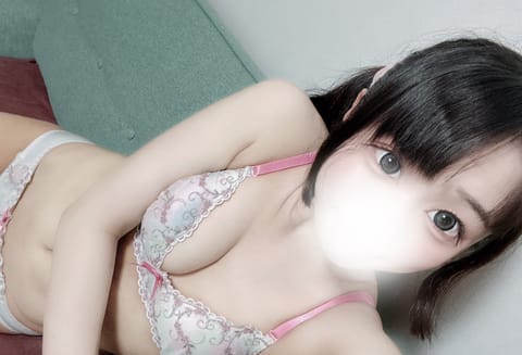 明日、１６日１０時〜います❣️

土曜日ですね💕︎

お休みの日、ありすと過ごしてくれたらうれしいなぁ՞ _   _ ՞