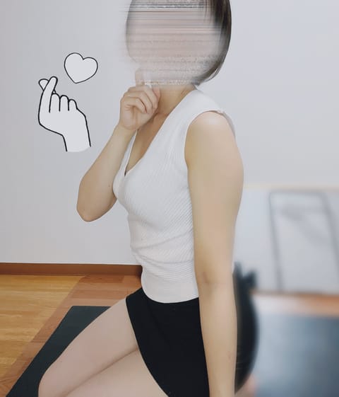 本日一花、出勤です🌸
めちゃくちゃ寒いので、あったかくして来てください🥺

私も皆さんのことぽかぽかにしますね♡